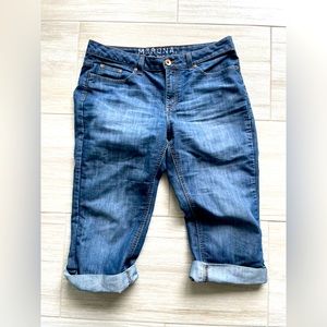 Jean zipper capris w cuffs